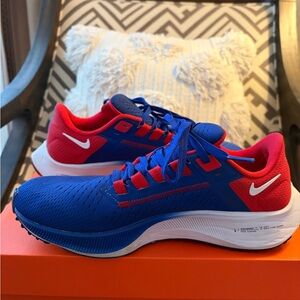 Nike Buffalo Bills Air Zoom Pegasus - size 8 women’s sneakers 💙❤️